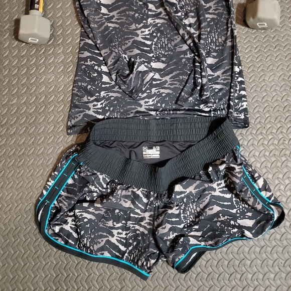 Underarmour set EUC L top. XL short, inner shorts - Picture 2 of 2